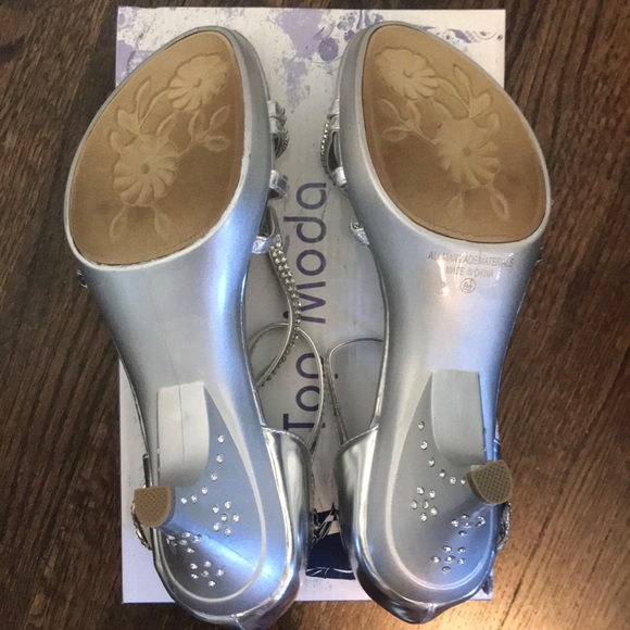 Silver High Heels - Picture 5 of 7